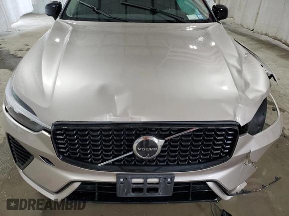 2025 Volvo XC60 Plus with VIN YV4M12RC7S1092936, listed as a Copart auction lot 54005855 with 0 mi miles and Clean Title. Bid and sale history available at carsss.com. Image 12.