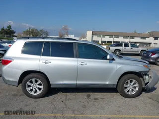 2011 Toyota Highlander with VIN 5TDZK3EH4BS039725, listed as a IAAI auction lot 41434516 with 220,992 mi miles. Bid and sale history available at carsss.com. Image 13.
