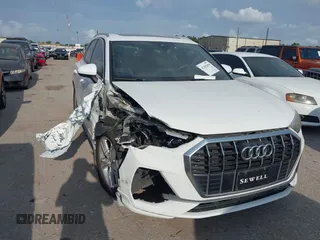2022 Audi Q3 S line Premium z VIN WA1DECF34N1086088, wystawiony jako IAAI lot #42102694 z przebiegiem 81 530 mil mil oraz . Historia ofert i sprzedaży dostępna na DreamBid. Obrazek 1.
