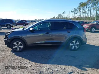2017 Kia Niro FE with VIN KNDCB3LC7H5082788, listed as a IAAI auction lot 41429802 with 86,532 mi miles. Bid and sale history available at carsss.com. Image 14.