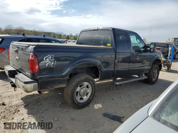 2014 Ford F-250 XL with VIN 1FT7X2B64EEA31379, listed as a Copart auction lot 54993565 with 517,261 mi miles and Clean title. Bid and sale history available at DreamBid. Image 3.