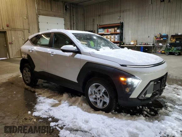 2025 Hyundai Kona SE with VIN KM8HACAB6SU213642, listed as a Copart auction lot 44038575 with 3,161 mi miles and Salvage Title. Bid and sale history available at carsss.com. Image 4.