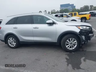2019 Kia Sorento LX z VIN 5XYPG4A36KG438741, wystawiony jako IAAI lot #42384999 z przebiegiem 94 640 mil mil oraz . Historia ofert i sprzedaży dostępna na DreamBid. Obrazek 14.