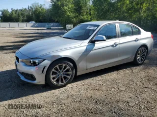 2016 BMW 3 Series 320i xDrive z VIN WBA8A3C57GK551983, wystawiony jako Copart lot #64447435 z przebiegiem 152 740 mil mil oraz Szkoda całkowita • Salvage title. Historia ofert i sprzedaży dostępna na DreamBid. Obrazek 1.