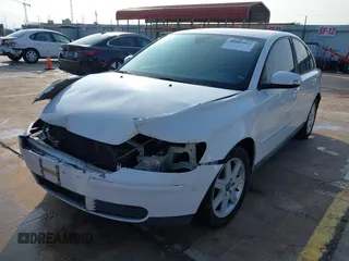 2007 Volvo S40 2.4L с VIN YV1MS382872272498, выставлен на аукционе IAAI как лот 42081892 с пробегом 160 144 миль миль и . История ставок и продаж доступна на DreamBid. Изображение 2.