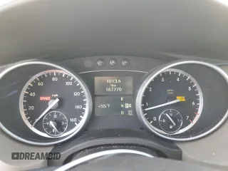 2012 Mercedes-Benz R 350 with VIN 4JGCB5HE1CA142811, listed as a Copart auction lot 82149634 with 187,770 mi miles and Salvage Title. Bid and sale history available at DreamBid. Image 9.