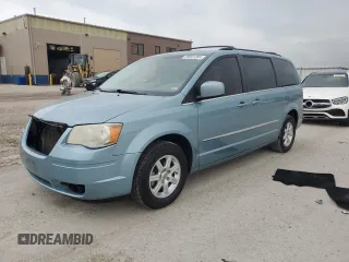 2010 Chrysler Town & Country Touring z VIN 2A4RR5D11AR463571, wystawiony jako Copart lot #59991385 z przebiegiem 168 637 mil mil oraz Szkoda całkowita • Salvage title. Historia ofert i sprzedaży dostępna na DreamBid. Obrazek 1.