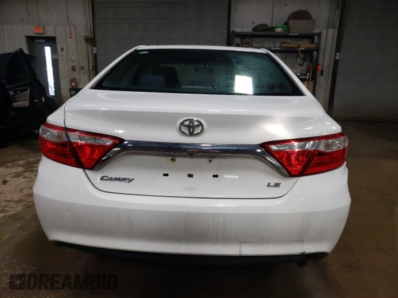 2017 Toyota Camry XLE z VIN 4T1BF1FK1HU325987, wystawiony jako Copart lot #87043914 z przebiegiem 107 307 mil mil oraz Szkoda całkowita • Salvage title. Historia ofert i sprzedaży dostępna na DreamBid. Obrazek 6.