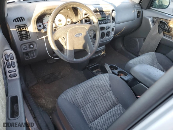 2004 Ford Escape XLT with VIN 1FMYU93114KA26726, listed as a Copart auction lot 82481334 with 141,091 mi miles and Clean Title. Bid and sale history available at carsss.com. Image 8.