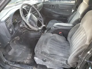 2001 Chevrolet S-10 LS with VIN 1GCCT19W718161384, listed as a Copart auction lot 84834104 with 288,874 mi miles and Salvage Title. Bid and sale history available at carsss.com. Image 7.