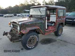 1979 Toyota Land Cruiser z VIN FJ40301186, wystawiony jako Copart lot #81364664 z przebiegiem 9 490 mil mil oraz Czysty tytuł • Clean title. Historia ofert i sprzedaży dostępna na DreamBid. Obrazek 1.