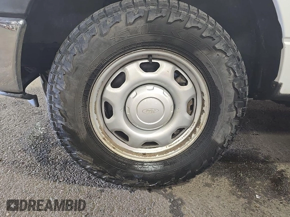 2013 Ford F-150 XL с VIN 1FTFX1EF1DKE89253, выставлен на аукционе IAAI как лот 42575807 с пробегом 211 037 миль миль и . История ставок и продаж доступна на DreamBid. Изображение 31.