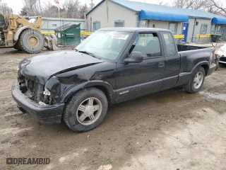 1998 Chevrolet S-10 LS with VIN 1GCCS19X0W8130884, listed as a Copart auction lot 45309515 with NaN miles and Salvage Title. Bid and sale history available at carsss.com. Image 1.