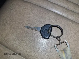 1987 Dodge Dakota z VIN 1B7GN14M1HS486188, wystawiony jako IAAI lot #42290899 z przebiegiem 100 085 mil mil oraz . Historia ofert i sprzedaży dostępna na DreamBid. Obrazek 11.