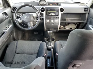 2006 Scion xB z VIN JTLKT324X64125823, wystawiony jako Copart lot #56101735 z przebiegiem 155 454 mil mil oraz Tytuł czysty. Historia ofert i sprzedaży dostępna na DreamBid. Obrazek 8.