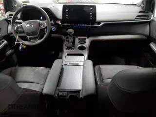 2024 Toyota Sienna XSE z VIN 5TDDSKFC2RS117341, wystawiony jako Copart lot #46500865 z przebiegiem 14 637 mil mil oraz Szkoda całkowita • Salvage title. Historia ofert i sprzedaży dostępna na DreamBid. Obrazek 8.