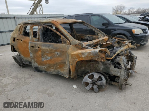 2018 Jeep Compass Latitude with VIN 3C4NJDBB3JT231553, listed as a Copart auction lot 43999025 with Not Provided miles and Non Repairable. Bid and sale history available at carsss.com. Image 4.
