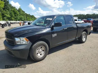 2020 Ram 1500 Tradesman z VIN 1C6RR6FG8LS116888, wystawiony jako Copart lot #62633935 z przebiegiem 45 997 mil mil oraz Szkoda całkowita • Salvage title. Historia ofert i sprzedaży dostępna na DreamBid. Obrazek 1.