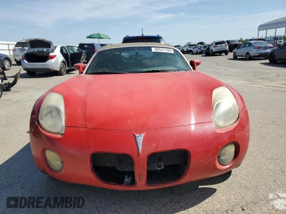 2008 Pontiac Solstice z VIN 1G2MC35B68Y122125, wystawiony jako Copart lot #60517155 z przebiegiem 211 877 mil mil oraz Czysty tytuł • Clean title. Historia ofert i sprzedaży dostępna na DreamBid. Obrazek 5.