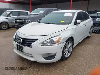 2014 Nissan Altima 2.5 with VIN 1N4AL3AP8EN249994, listed as a IAAI auction lot 41830999 with 154,760 mi miles. Bid and sale history available at carsss.com. Image 2.