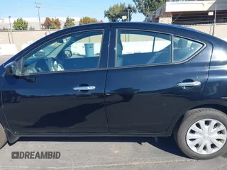 2016 Nissan Versa S z VIN 3N1CN7APXGL828172, wystawiony jako IAAI lot #40830717 z przebiegiem 53 910 mil mil oraz . Historia ofert i sprzedaży dostępna na DreamBid. Obrazek 14.