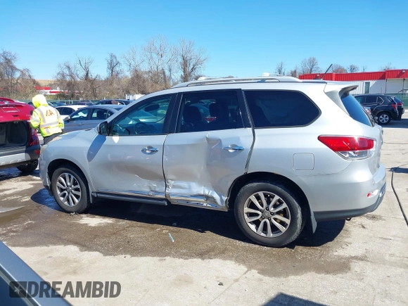 2013 Nissan Pathfinder SL with VIN 5N1AR2MM6DC628809, listed as a IAAI auction lot 41850082 with 129,640 mi miles and . Bid and sale history available at DreamBid. Image 14.