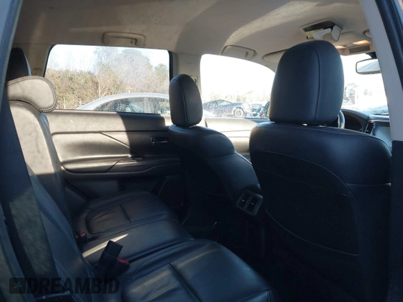2020 Mitsubishi Outlander SE with VIN JA4AD3A31LZ043310, listed as a IAAI auction lot 41270274 with 141,924 mi miles and . Bid and sale history available at DreamBid. Image 8.