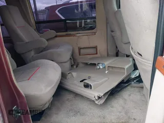 2003 Chevrolet Express Passenger z VIN 1GBFG15X231211821, wystawiony jako IAAI lot #41934414 z przebiegiem 154 508 mil mil oraz . Historia ofert i sprzedaży dostępna na DreamBid. Obrazek 8.