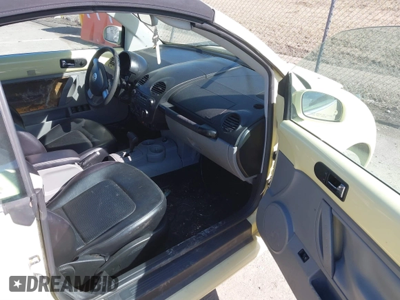 2003 Volkswagen Beetle GLS с VIN 3VWCD21Y03M321164, выставлен на аукционе IAAI как лот 41689568 с пробегом 107 402 миль миль и . История ставок и продаж доступна на DreamBid. Изображение 5.