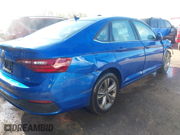 2024 Volkswagen Jetta SE with VIN 3VW7M7BU5RM057412, listed as a IAAI auction lot 41983331 with 14,537 mi miles and . Bid and sale history available at DreamBid. Image 4.