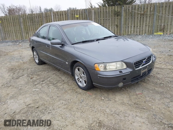 2005 Volvo S60 with VIN YV1RS592352427889, listed as a IAAI auction lot 41521967 with 1 mi miles. Bid and sale history available at carsss.com. Image 1.