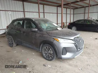 2021 Nissan Kicks SV with VIN 3N1CP5CV2ML505854, listed as a IAAI auction lot 41612618 with 137,181 mi miles. Bid and sale history available at carsss.com. Image 1.