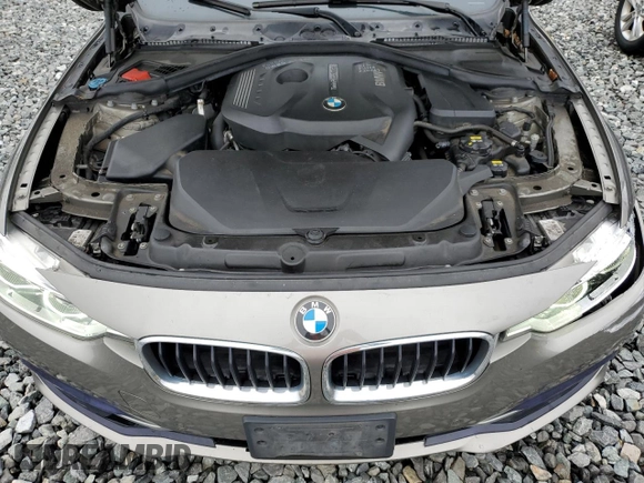 2017 BMW 3 Series 330i xDrive z VIN WBA8D9G50HNU59764, wystawiony jako Copart lot #54645245 z przebiegiem 88 442 mil mil oraz Szkoda całkowita • Salvage title. Historia ofert i sprzedaży dostępna na DreamBid. Obrazek 11.