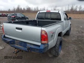 2006 Toyota Tacoma with VIN 5TEUU42N26Z153137, listed as a IAAI auction lot 41802170 with 206,156 mi miles. Bid and sale history available at carsss.com. Image 4.