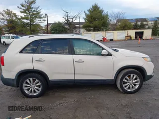 2011 Kia Sorento EX with VIN 5XYKU4A13BG003130, listed as a IAAI auction lot 41209337 with 162,058 mi miles. Bid and sale history available at carsss.com. Image 13.