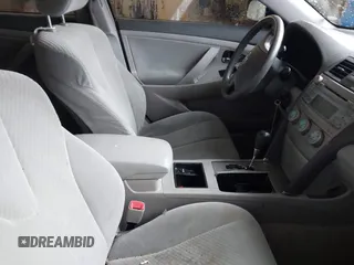 2008 Toyota Camry LE z VIN 4T1BE46K78U735990, wystawiony jako IAAI lot #41730503 z przebiegiem 222 514 mil mil oraz . Historia ofert i sprzedaży dostępna na DreamBid. Obrazek 5.