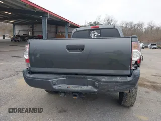 2014 Toyota Tacoma z VIN 3TMMU4FN9EM066292, wystawiony jako IAAI lot #41542492 z przebiegiem 122 308 mil mil oraz . Historia ofert i sprzedaży dostępna na DreamBid. Obrazek 15.