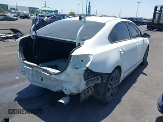 2021 Kia Forte GT-Line z VIN 3KPF34AD9ME264373, wystawiony jako IAAI lot #42460813 z przebiegiem 86 009 mil mil oraz . Historia ofert i sprzedaży dostępna na DreamBid. Obrazek 4.