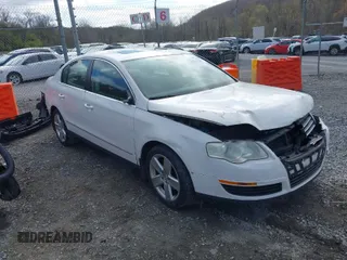 2008 Volkswagen Passat Komfort z VIN WVWAK73C28P047322, wystawiony jako IAAI lot #41931547 z przebiegiem 159 011 mil mil oraz . Historia ofert i sprzedaży dostępna na DreamBid. Obrazek 1.