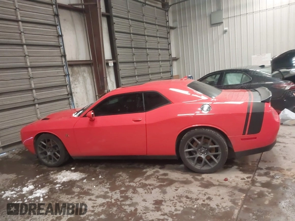 2019 Dodge Challenger R/T Scat Pack z VIN 2C3CDZFJ3KH626859, wystawiony jako IAAI lot #41558014 z przebiegiem 75 693 mil mil oraz . Historia ofert i sprzedaży dostępna na DreamBid. Obrazek 14.