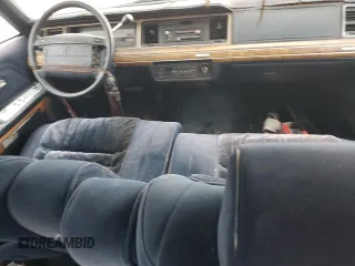 1991 Mercury Grand Marquis z VIN 2MECM75F9MX641760, wystawiony jako Copart lot #59421315 z przebiegiem 47 764 mil mil oraz Czysty tytuł • Clean title. Historia ofert i sprzedaży dostępna na DreamBid. Obrazek 8.