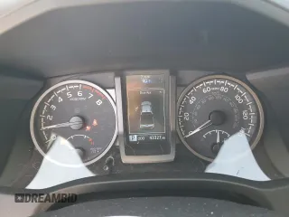 2023 Toyota Tacoma SR z VIN 3TMCZ5AN8PM589655, wystawiony jako Copart lot #56663615 z przebiegiem 43 327 mil mil oraz Szkoda całkowita • Salvage title. Historia ofert i sprzedaży dostępna na DreamBid. Obrazek 9.