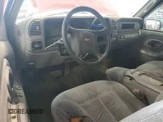 1999 GMC Sierra 2500 z VIN 1GTGK29R3XF020000, wystawiony jako Copart lot #53698755 z przebiegiem 241 366 mil mil oraz Szkody całkowita. Historia ofert i sprzedaży dostępna na DreamBid. Obrazek 8.