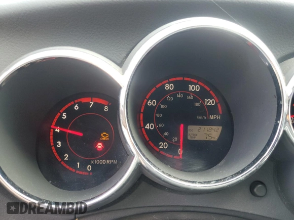 2004 Pontiac Vibe with VIN 5Y2SL62844Z422294, listed as a Copart auction lot 58396975 with 211,842 mi miles and Clean title. Bid and sale history available at DreamBid. Image 9.