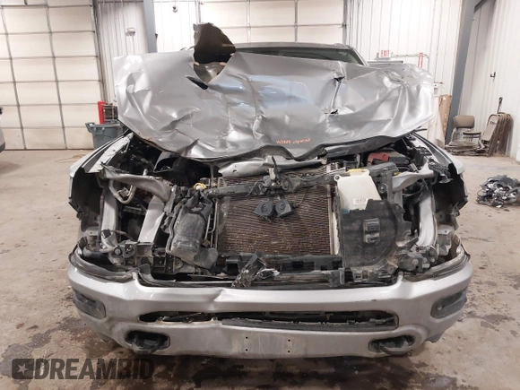 2019 Ram 1500 Big Horn/Lone Star with VIN 1C6SRFFT0KN800331, listed as a IAAI auction lot 41366628 with 184,842 mi miles. Bid and sale history available at carsss.com. Image 6.