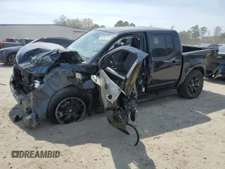2020 Nissan Frontier SV z VIN 1N6ED0EB8LN723698, wystawiony jako Copart lot #50986125 z przebiegiem Nie podano mil oraz Szkoda całkowita • Salvage title. Historia ofert i sprzedaży dostępna na DreamBid. Obrazek 1.