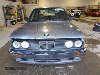 1989 BMW 3 Series 325i with VIN WBAAD2305KED23370, listed as a Copart auction lot 43777225 with 194,949 mi miles and Salvage Title. Bid and sale history available at carsss.com. Image 5.