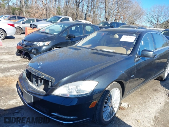 2012 Mercedes-Benz S 550 z VIN WDDNG9EB4CA430358, wystawiony jako IAAI lot #41355572 z przebiegiem 129 781 mil mil oraz . Historia ofert i sprzedaży dostępna na DreamBid. Obrazek 16.