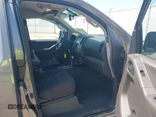 2019 Nissan Frontier SV with VIN 1N6AD0CW2KN740807, listed as a IAAI auction lot 42582407 with 17,261 mi miles and . Bid and sale history available at DreamBid. Image 5.