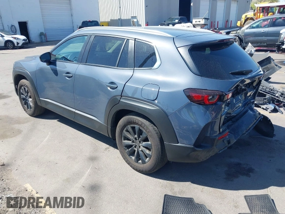 2025 Mazda CX-50 S Select z VIN 7MMVABAM9SN348045, wystawiony jako IAAI lot #42077636 z przebiegiem 2 211 mil mil oraz . Historia ofert i sprzedaży dostępna na DreamBid. Obrazek 3.